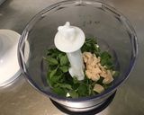 Une image de l'étape 2 de Pâte de basilic à l'ail mariné.