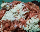 A picture of step 2 of Homemade Beef Burgers.