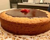 Foto del passaggio 6 della ricetta Crostata di nocciole con confettura di fragole ricoperta da ganache al cioccolato