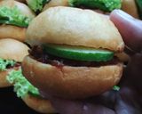 Gambar langkah 12 resipi Burger Malaysia (Pau Sambal).