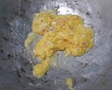 Foto langkah ke 2 dari resep #69 Tumis Pare Telor Pedas.