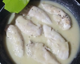 Foto del paso 4 de la receta: Solomillos de pollo en salsa de cebolla