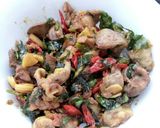 Foto langkah ke 4 dari resep Oseng ati ampela daun kari.