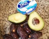 Une image de l'étape 1 de Smoothie avocat dattes MEDJOUL.