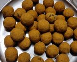 A picture of step 4 of Besan laddu.