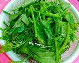 Hình bước làm 1 của món Đọt su su xào tỏi