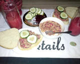 A picture of step 4 of Buns with ovacado,beetrootpaste n cucumber and fruit juice.
