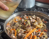 Foto del paso 3 de la receta: Carne Guisada (punta paleta) con asado sobrante