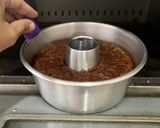 Foto langkah ke 4 dari resep Kue Sarang Semut (Cake Caramel).