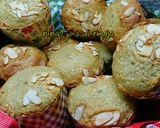 Foto langkah ke 8 dari resep Green Tea Muffin with almond slices.