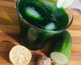 A picture of step 2 of Spinach cucumber smoothie.