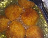 Foto langkah ke 6 dari resep Yellow Sweet poteto ball bread crums with chocolatos.