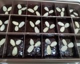 Foto langkah ke 5 dari resep Brownies Shiny Crust.