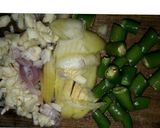 Foto langkah ke 1 dari resep Udang pedas manis lombok ijo.