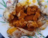 A picture of step 1 of Sindhi chicken curry.