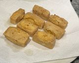 Foto langkah ke 6 dari resep Ginger Garlic Crispy Tofu.
