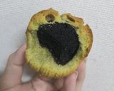 Hình bước làm 8 của món Muffin 2 lớp rau chùm ngây và chocolate