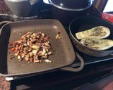 Foto del paso 2 de la receta: Berenjena rellena con lechón y verduras