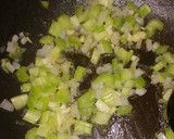 Foto del paso 4 de la receta: Caldo de pollo sopa y verduras