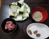 A picture of step 1 of Winter Melon Semen Coicis Soup 冬瓜薏米湯.