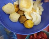 A picture of step 1 of Healthy Fruit Chaat.