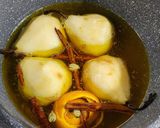 Foto del paso 4 de la receta: 🍐🪻 Peras al almíbar de azafrán + Tarta de peras al azafrán - Dos recetas en una 🪻🍐