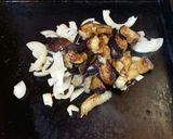 Foto del paso 2 de la receta: Plancheta saludable de berenjena, atún, cebolla y oliva