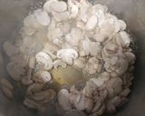Une image de l'étape 2 de Risotto Lardons Champignons.