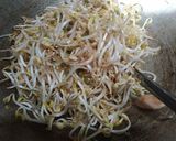 Foto langkah ke 6 dari resep Tumis Tauge Sosis.