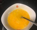 Foto del paso 6 de la receta Revuelto de gulas y bocas de mar (surimi)