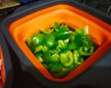 A picture of step 1 of Chilli Chicken.