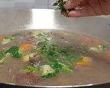 Foto langkah ke 6 dari resep Sup Sapi Rempah R.M Padang.
