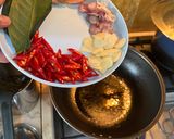 Foto langkah ke 3 dari resep Tumis Buncis Sosis Merah.