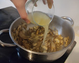 Foto del paso 6 de la receta: Albóndigas de pollo en salsa de hongos
