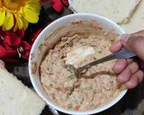 A picture of step 4 of Mayo chicken sandwich.
