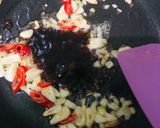 Foto langkah ke 3 dari resep Pokcoy Telur dan Sosis.