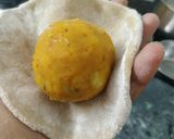A picture of step 4 of Aloo Paratha.