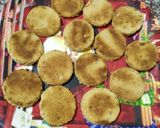 Foto del paso 4 de la receta: Alfajores veganos con dulce de dátiles y coco rallado :)