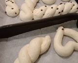 Foto del passaggio 3 della ricetta Treccine con lo zucchero senza glutine