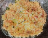 Foto langkah ke 3 dari resep Omelette nasi sehat.