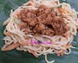 Foto langkah ke 11 dari resep Lontong mie isi ayam.
