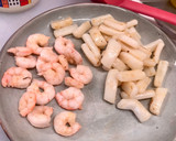 Foto del paso 2 de la receta: Fideua negra de gamba y calamar