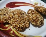 A picture of step 4 of Ground nut sago wade.