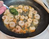 Foto del paso 4 de la receta: Tagliatelli con gambas al ajillo