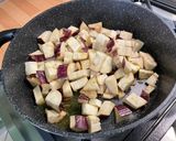Une image de l'étape 3 de Purée de fèves et aubergines aux épices et persil.