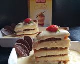 A picture of step 6 of Chocolate crunch layer cake.