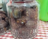 Foto langkah ke 8 dari resep Double Chocolate Chips Cookies.