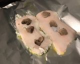 Une image de l'étape 5 de Filets de loup de mer à la crème d'algues et truffe noire du Périgord.