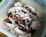 Hình bước làm 1 của món Bạch tuột xào cay