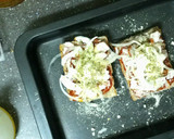 Foto del paso 2 de la receta: Pan pizza de jamon bacon cebolla y salsa barbacoa